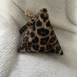 simply diva boutique pyramid cheetah wristlet